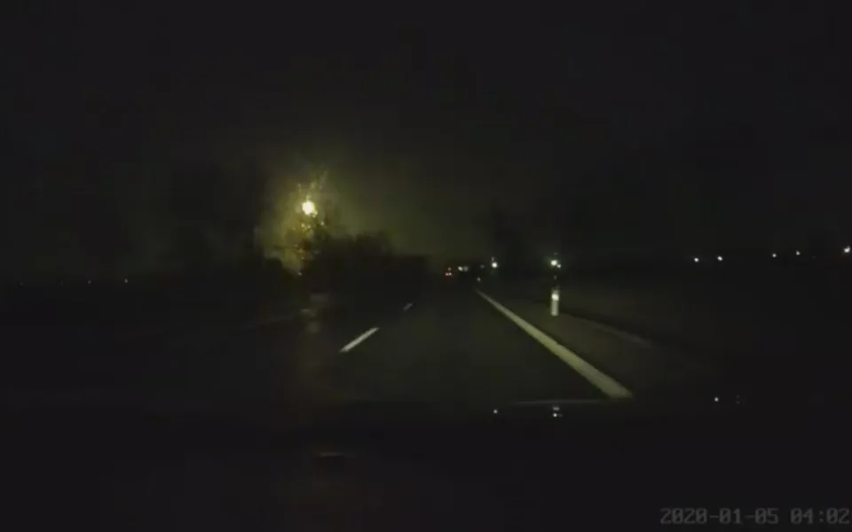 Severní obzor v neděli nad ránem prořízl jasný meteor