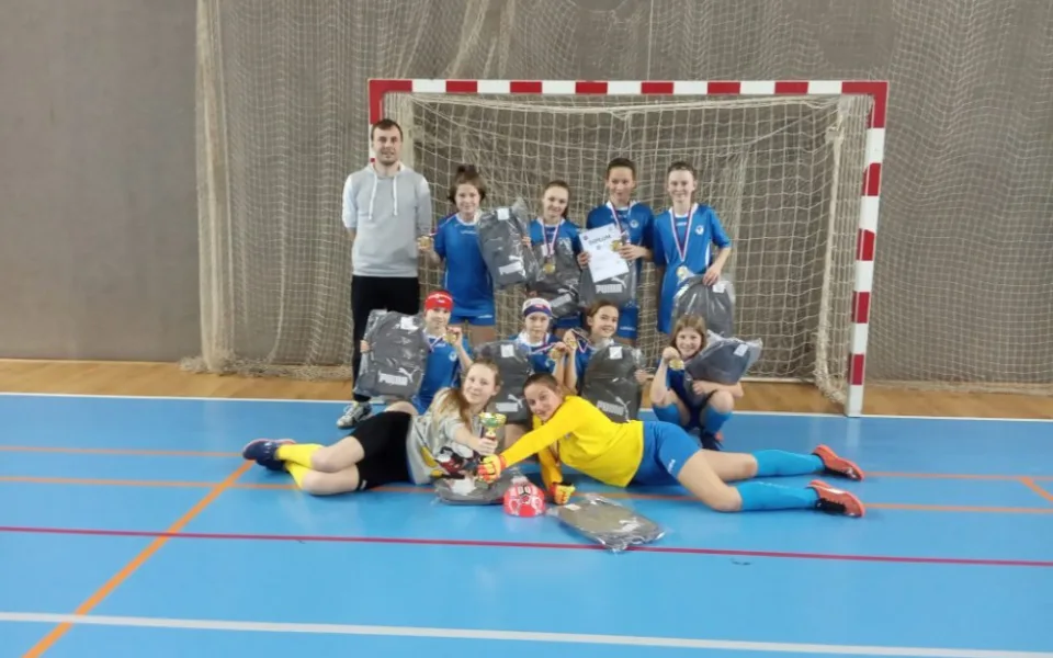 Holky z Jabloňovky nejlepší u nás. Vyhráli finále futsalové školní ligy