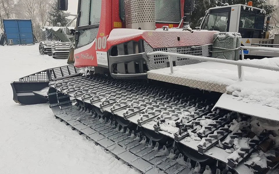 Do Jizerek vyjela v letošní zimě poprvé rolba