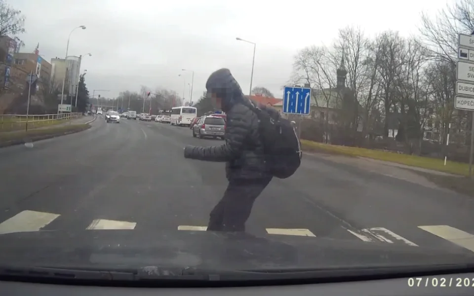 Srážku s autem zachytila palubní kamera.