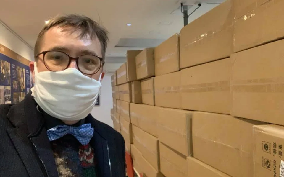 Zubaři kritizují vládu. První zásilka respirátorů se k nim dostala až dnes v noci