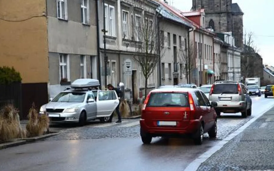 Parkování při vykládání dětí před školou