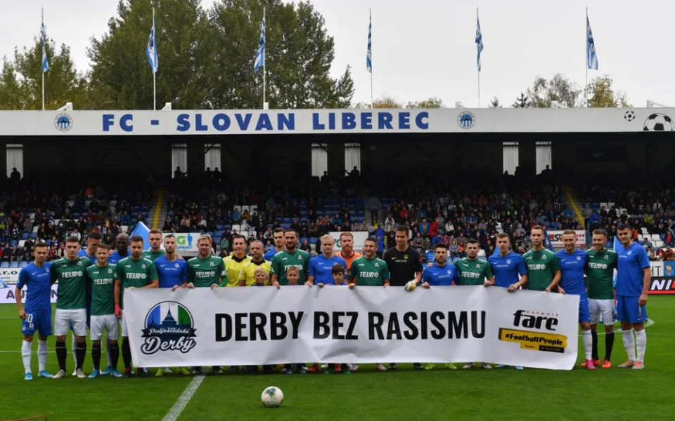 Derby proti koronaviru