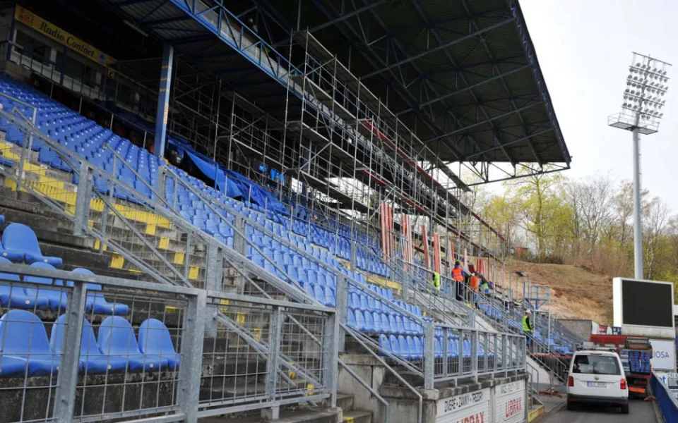 Rekonstrukce tribuny