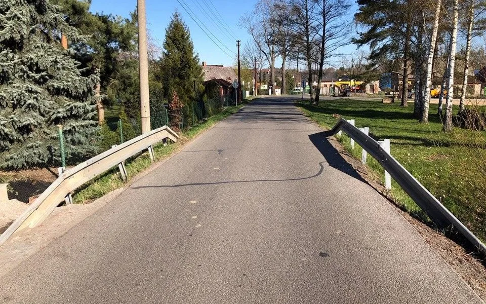 Silnice v Šimonovicích.