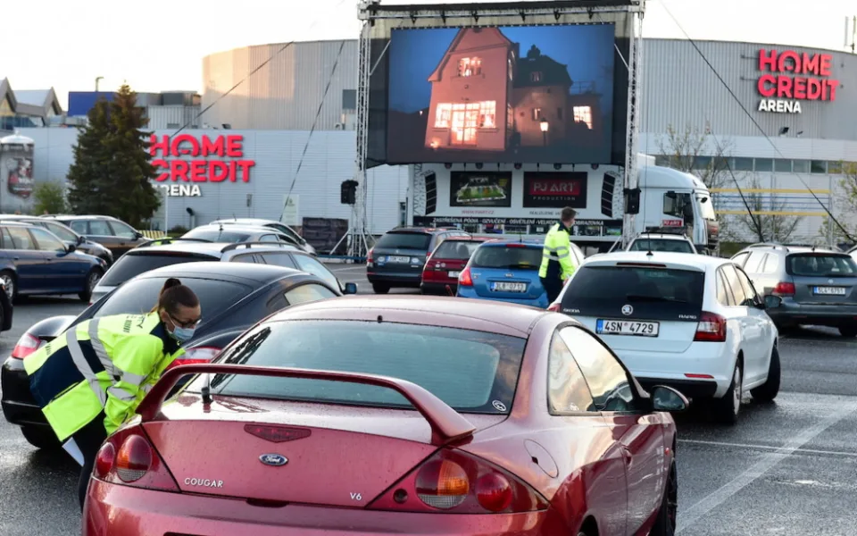 Autokino u Arény: pro velký zájem prodlouženo!