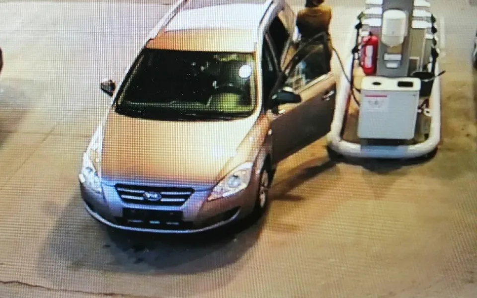 Neznámý řidič si v Liberci tankuje plnou, ale odjíždí bez placení. Policie se obrací na veřejnost