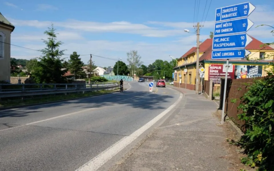 Nové chodníky i přechody. Frýdlant se pouští do oprav ulic Žitavská a Fügnerova
