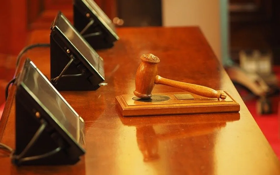 judge-1587300_640