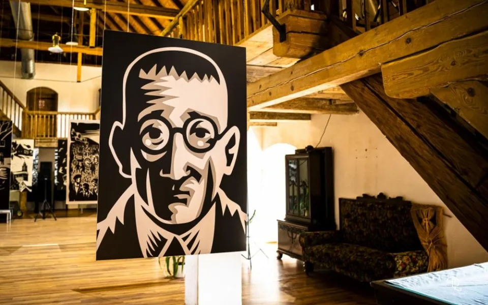 Výstavu originálních tisků Jaromíra 99 na téma Kafka najdete v Zámeckém pivovaru