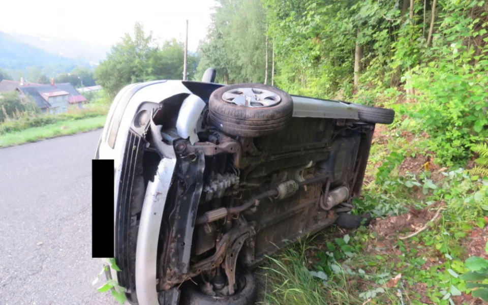 Řidič v pět ráno havaroval, nadýchal 2,09 promile