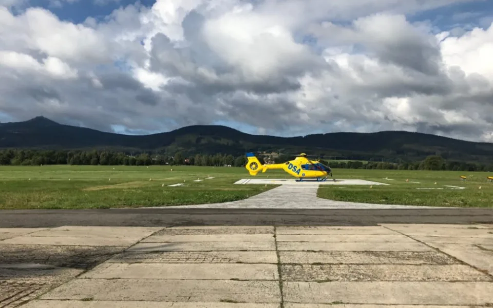 Záchranka má v Liberci nový heliport, vrtulníky mohou přistávat i po setmění