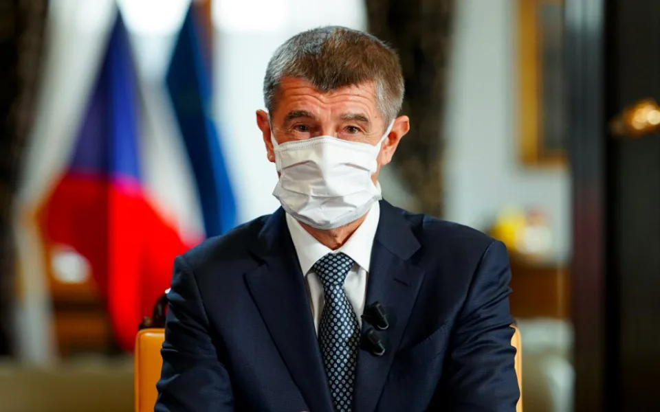 Babiš přiznal pochybení v létě a vyzval k nošení roušek