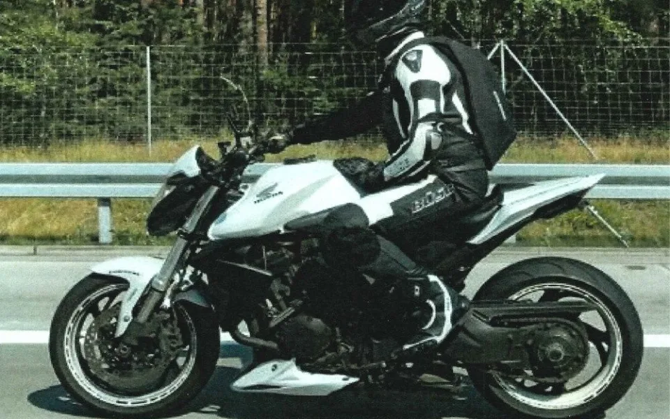 Přes noc zmizely v Harrachově motorky. Škoda přesáhla půl milionu