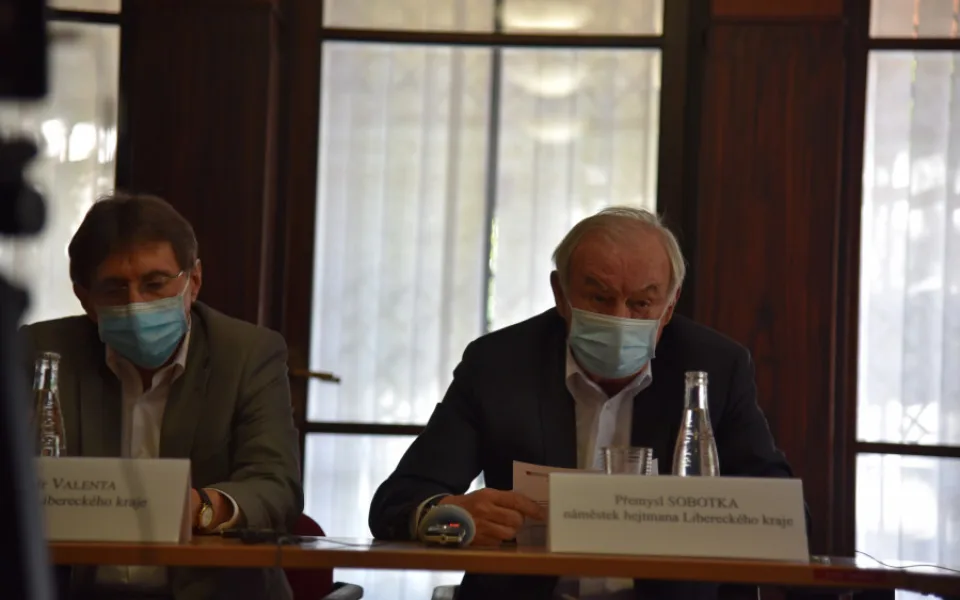 Lidé, neblbněte, máme problém, říká liberecký hygienik Vladimír Valenta