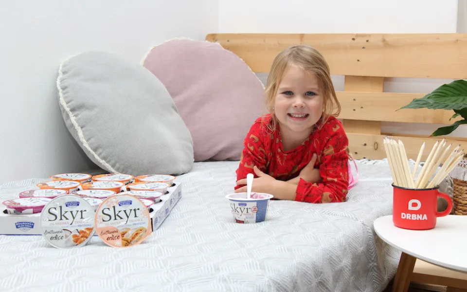 Islandská tradice v českých domovech. SKYR Bohušovické mlékárny zasytí, potěší a osladí vám den. A venku má novou zimní edici