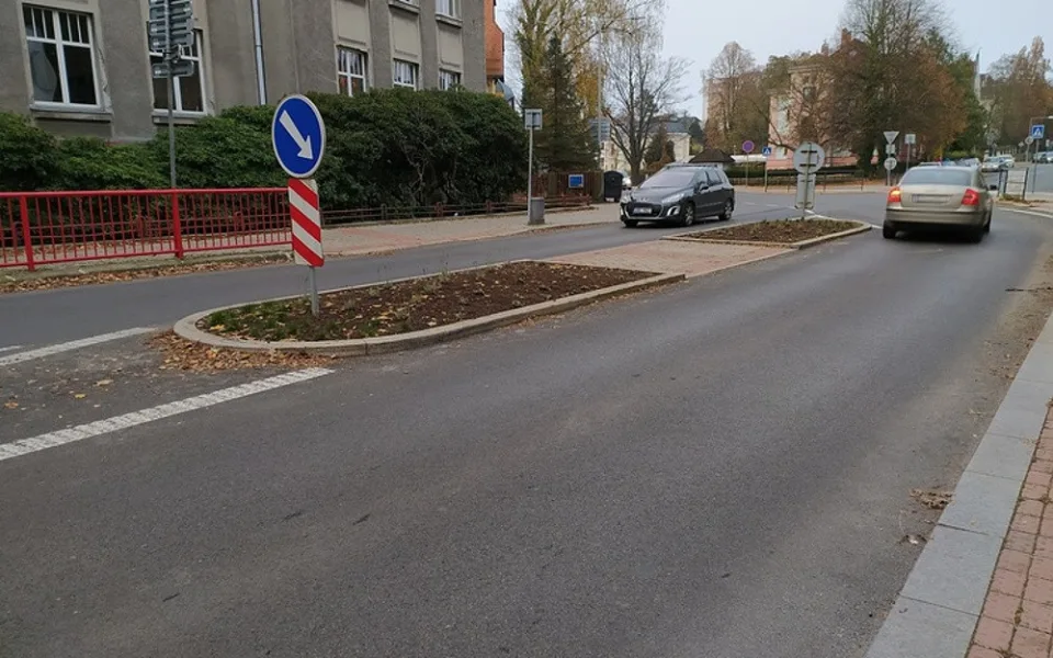 V Liberci stihli ještě před zimou vysadit nové trvalky na Husovce i v Palachově ulici