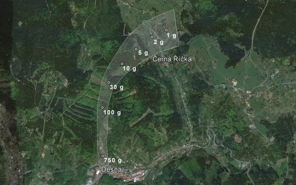Zářil nad Jizerkami, úlomky bolidu dopadly mezi Desnou a Černou Říčkou