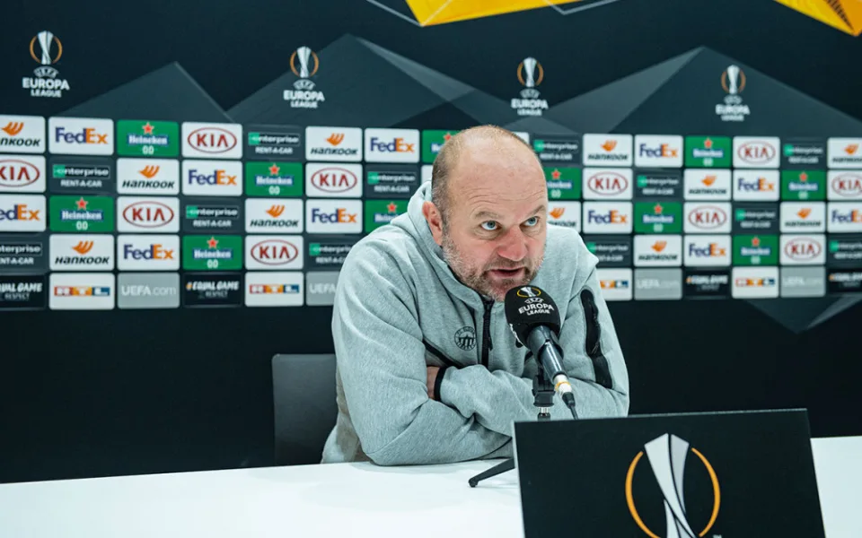 Slovan v derby kvůli úmrtí v rodině nepovede trenér Hoftych. Nahradí ho asistent Medýnský