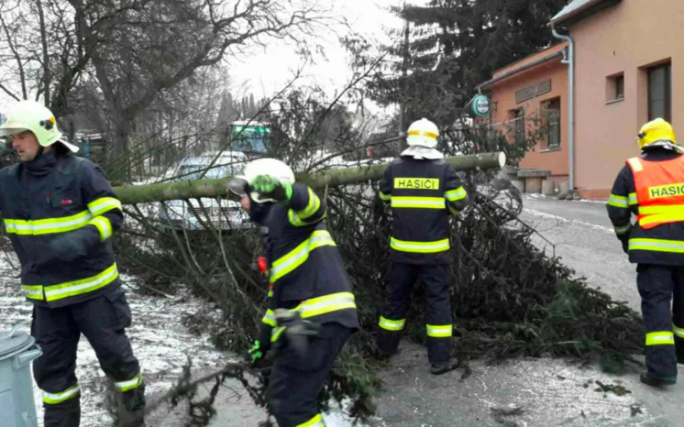 Na Liberecku bude o víkendu silný vítr. Meteorologové vydali výstrahu