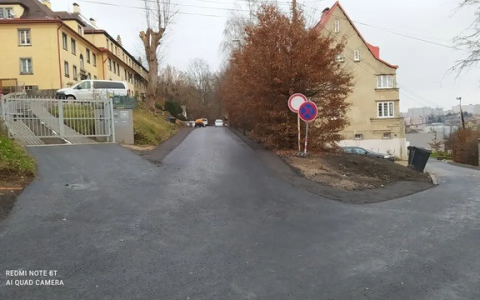 Po měsících je dokončena generální oprava ulice U Opatrovny