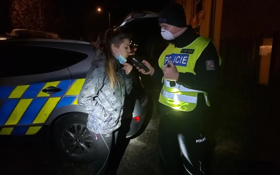 Mikulášská nadílka řidičům. Policisté rozdali šest desítek pokut