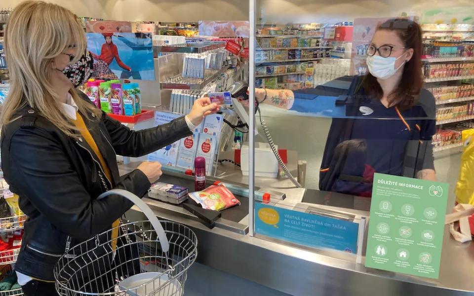 Listopad v dm drogerii ve znamení dobrých skutků. Akce Giving Friday vynesla potřebným tři miliony