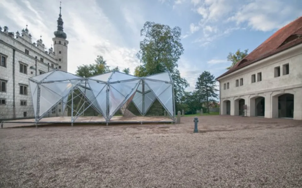 Dětský pavilon z areálu zámku v Litomyšli se přesune do Liberce. Koupila ho univerzita