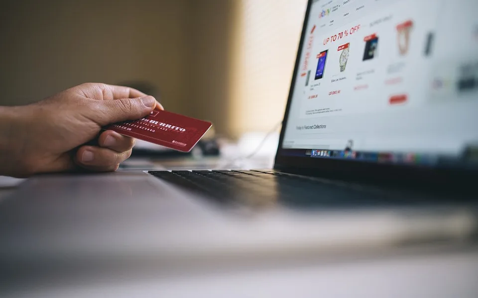 Máme intimní fotky z vaší webkamery, zaplaťte! Úřad varuje před vyděračskými e-maily