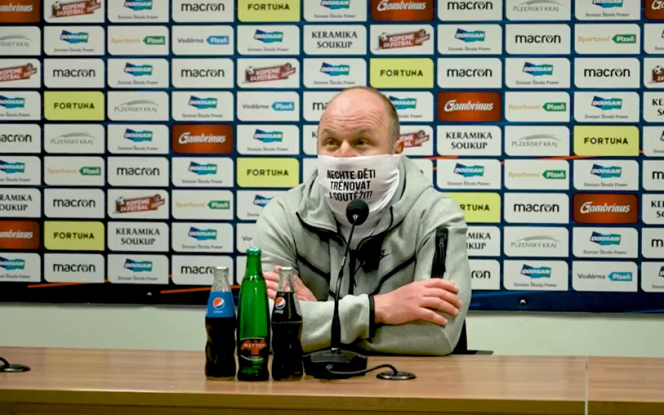 Na děti prdíme, je mi jich líto, apeluje na vládu trenér Slovanu Pavel Hoftych