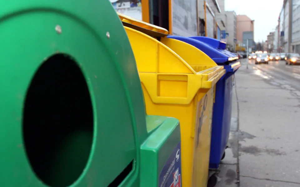 Jaká je budoucnost žlutých kontejnerů? K omezení třídění plastů není důvod, uklidňuje obalová společnost