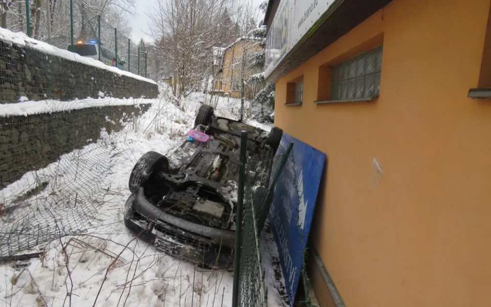 Leden hlásí přes čtyři stovky nehod. Vážných kolizí ale dlouhodobě ubývá