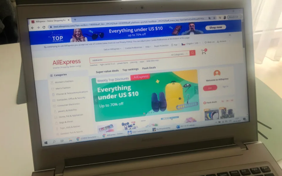 Konec levných nákupů z Číny se blíží, i za nejmenší balíčky se bude platit DPH a clo