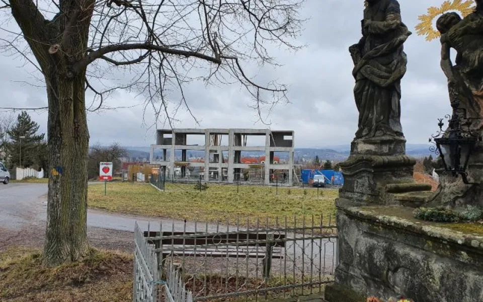 Turnovákům vadí stavba bytovky na Vrchhůře. Starosta se omlouvá