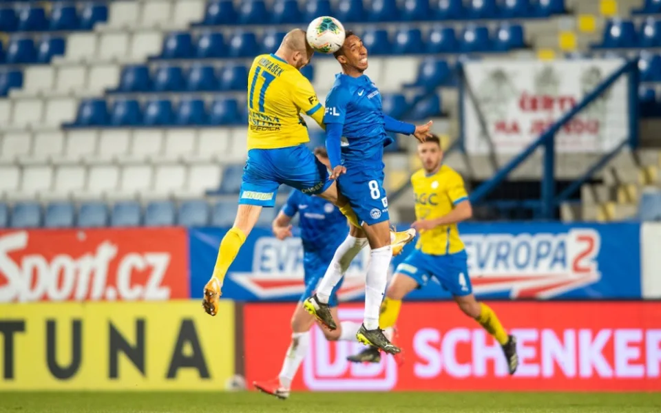 Slovan předvedl velký obrat a slaví vítězství nad Teplicemi. V 90. minutě rozhodl Rondič