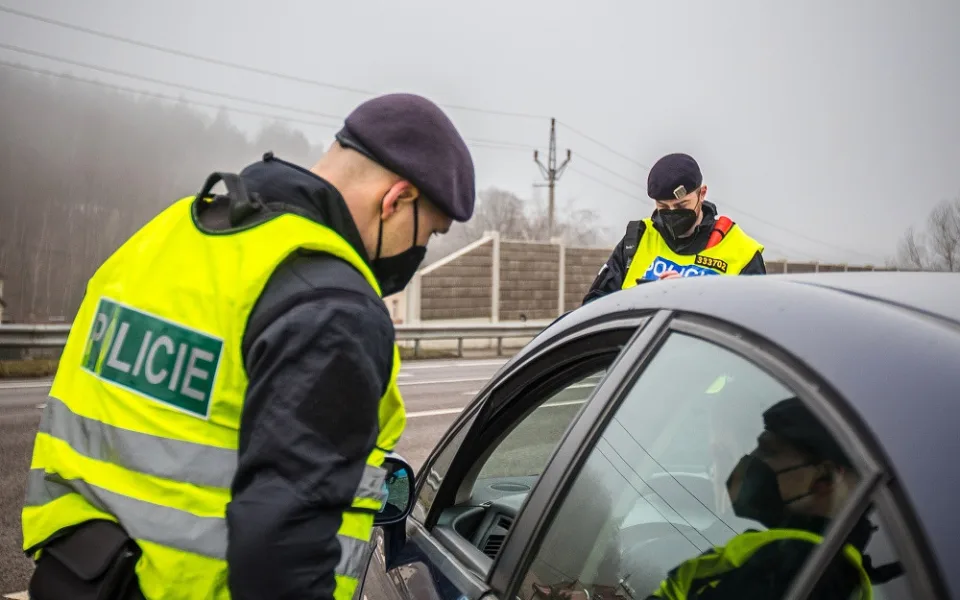 Omezení zůstanou nejméně do Velikonoc. Sportovat budou moci lidé nově v celém okresu
