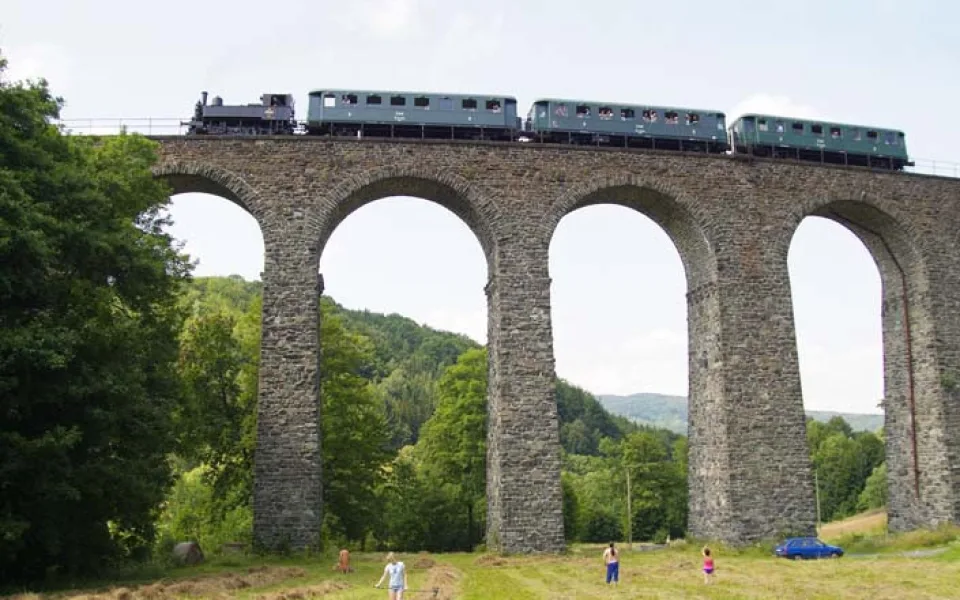 Viadukt v Novině
