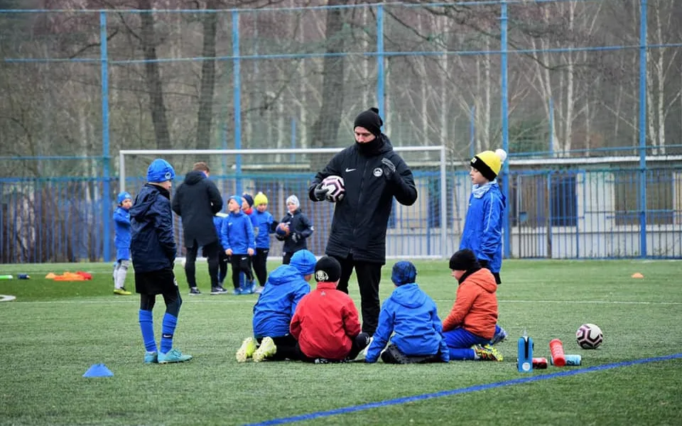Ředitel akademie Slovanu píše premiérovi a ministrovi. Za celý rok jste nebyli schopní udělat funkční závěry, vadí mu