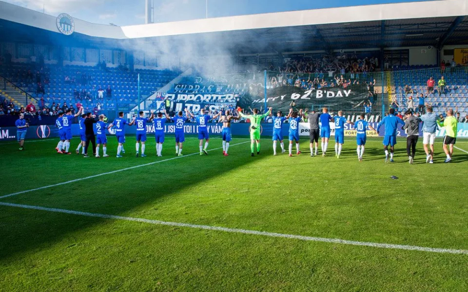 Na Spartu může k Nise tisíc fanoušků. Musí splnit několik podmínek