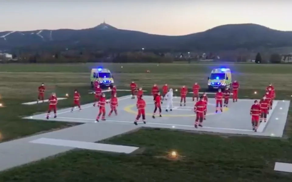 Liberečtí záchranáři tančí. Děkujeme všem za podporu, říkají