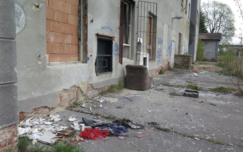 Areál bývalého nádraží v České Lípě koupilo město. Místo bezdomovců tu bude polyfunkční zástavba