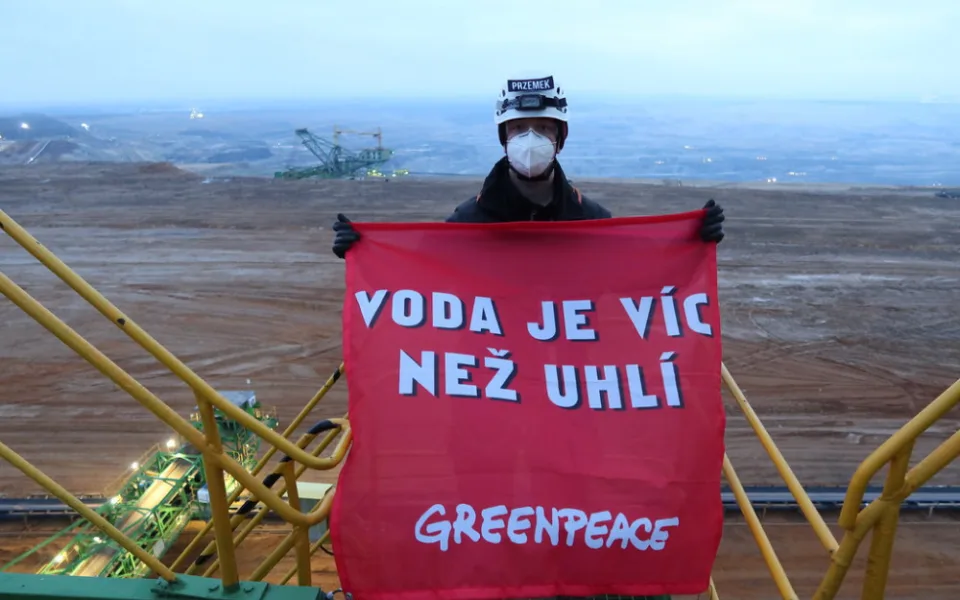 Polsko musí okamžitě zastavit těžbu v dole Turów, nařídil soud EU
