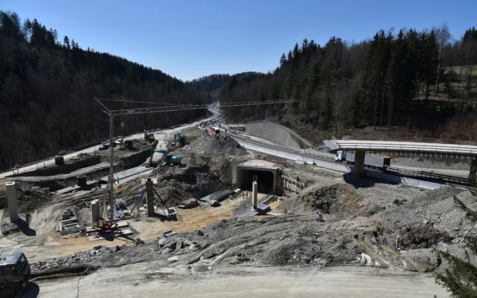Největší komplikace čekají řidiče v Libereckém kraji na hlavních tazích