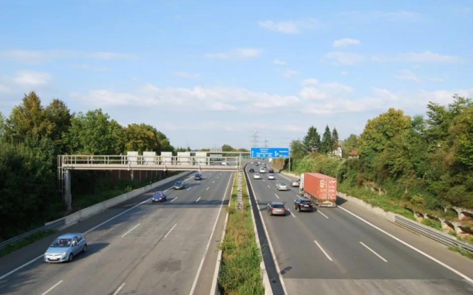Zapomenout na dálniční známku se nemusí vyplatit. Řidičům hrozí pokuta až 20 tisíc korun