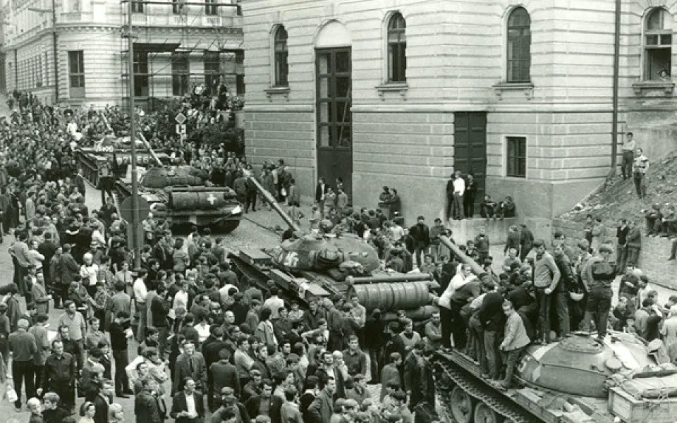 SRPEN 1968: Invazi ohlásila letadla nad Ještědem a tanky v ulicích