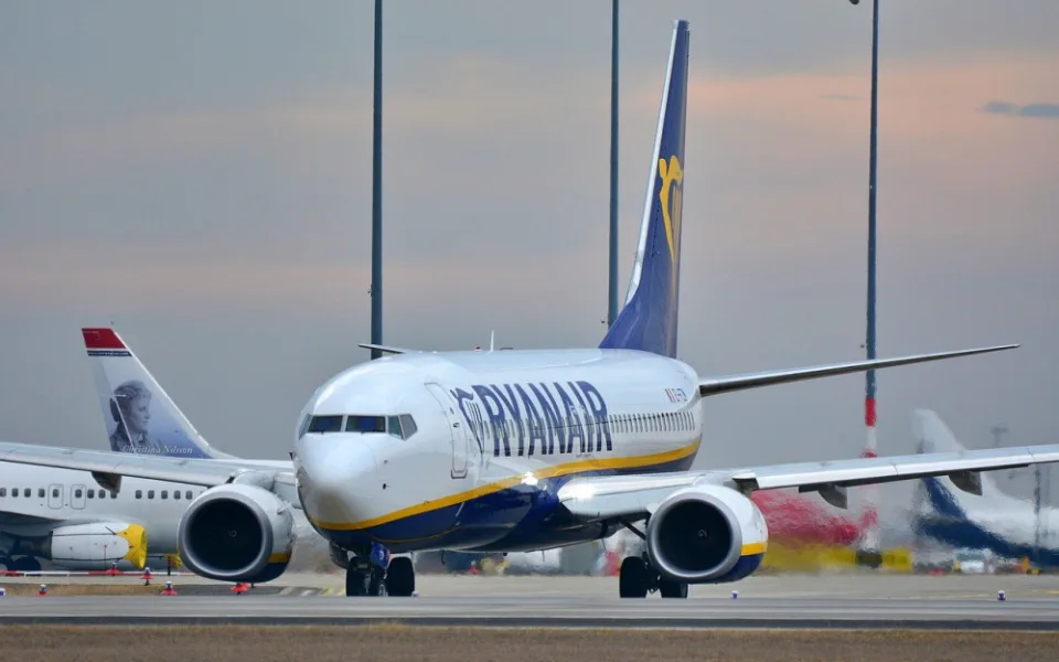 Vyhledávač letenek Kiwi je pod palbou Ryanairu i zákazníků
