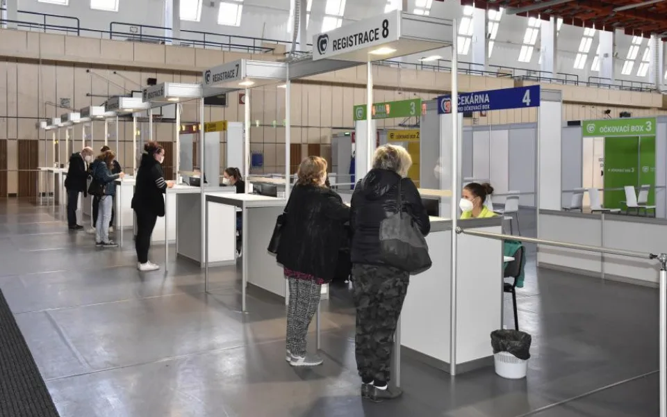 Očkování proti covidu v jablonecké hale končí. Přesune se do nemocnice