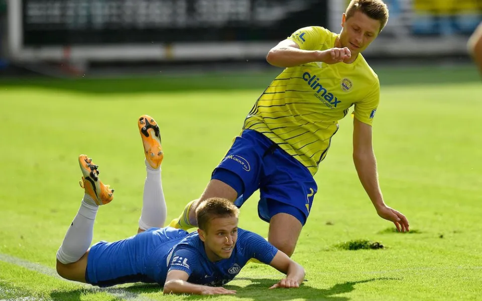 Krize se prohlubuje. Slovan podlehl doma Zlínu, Koscelník viděl červenou