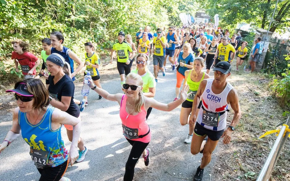 Rodinný běžecký závod ČEZ RunTour rozběhá 11. září Liberec