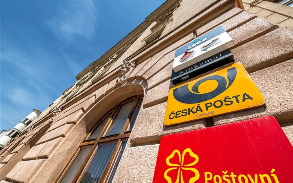 Nenechte se napálit. Podvodníci lákají na falešný web České pošty
